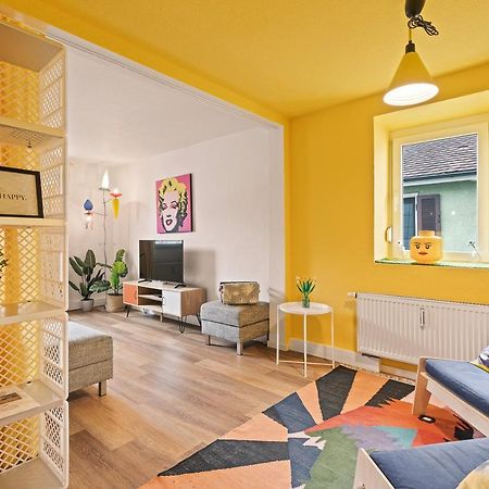 Farbenfrohe Altbauwohnung, Top Ausstattung ฟรีดริชส์ฮาเฟน ภายนอก รูปภาพ