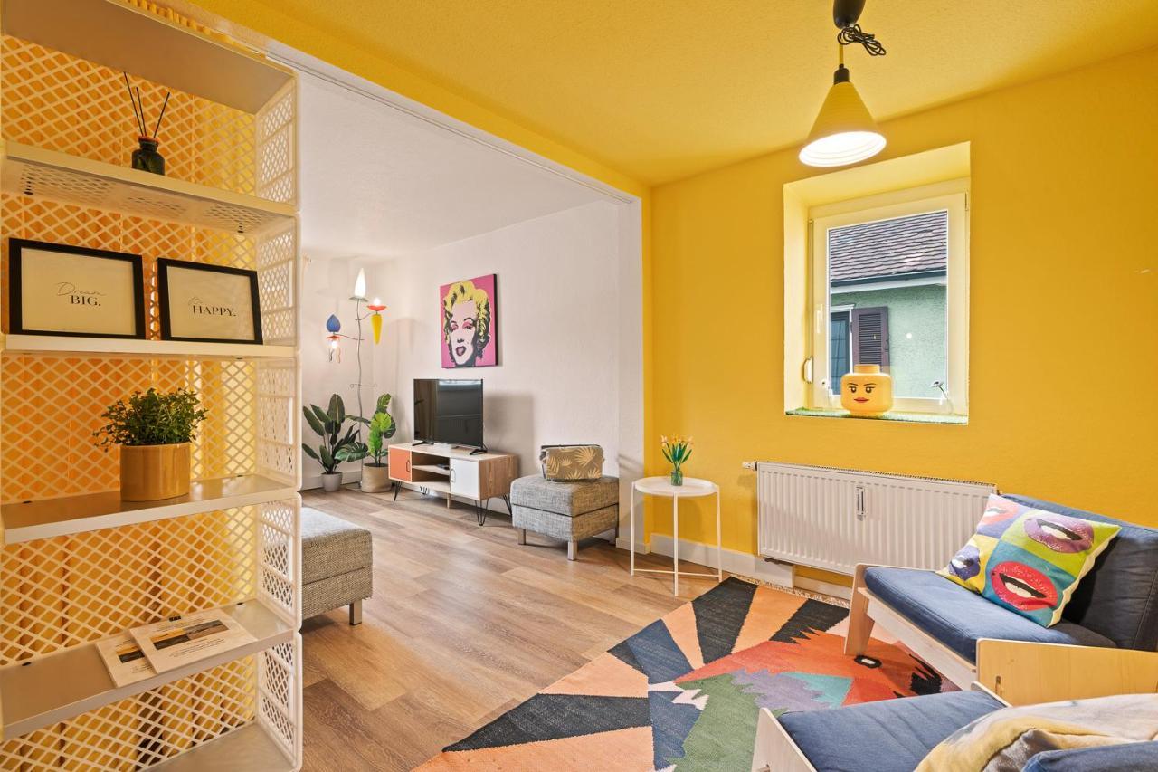 Farbenfrohe Altbauwohnung, Top Ausstattung ฟรีดริชส์ฮาเฟน ภายนอก รูปภาพ