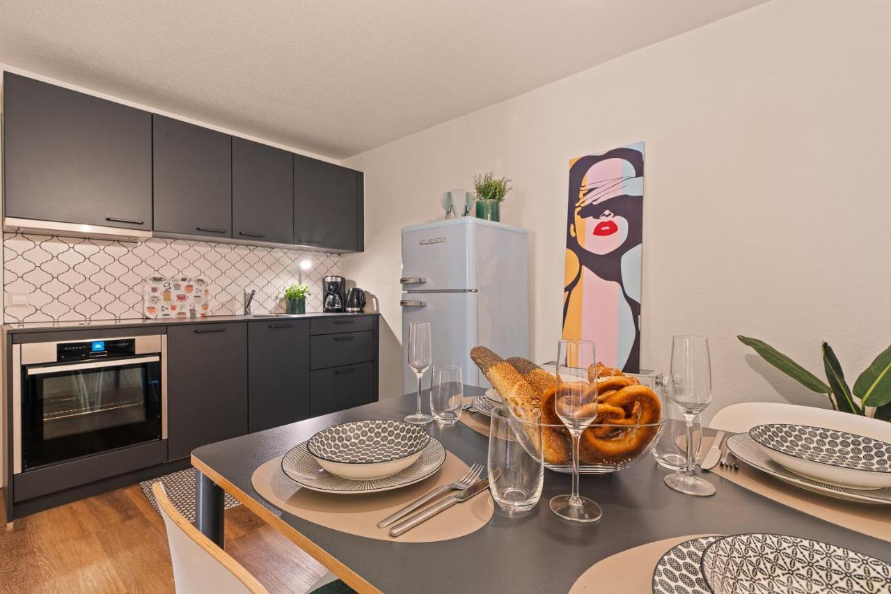 Farbenfrohe Altbauwohnung, Top Ausstattung ฟรีดริชส์ฮาเฟน ภายนอก รูปภาพ
