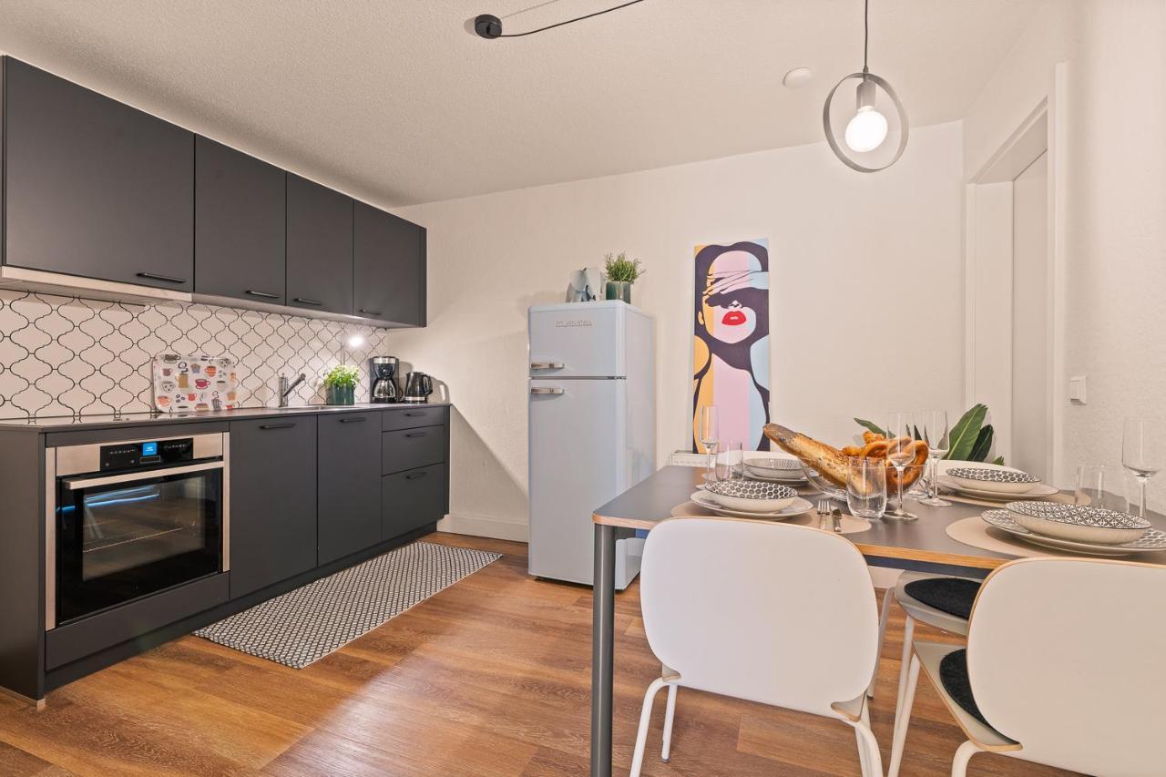 Farbenfrohe Altbauwohnung, Top Ausstattung ฟรีดริชส์ฮาเฟน ภายนอก รูปภาพ